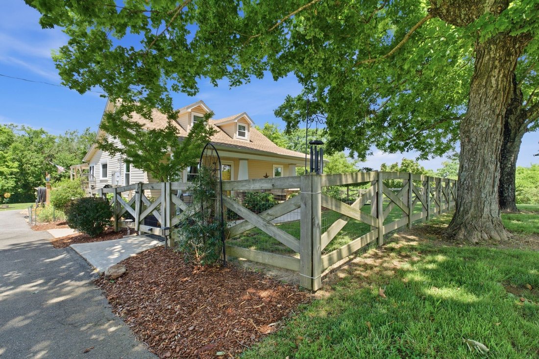 House in Dickson, Tennessee, United States 2 - 18211802