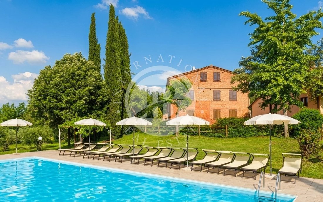Estate in Montepulciano, Tuscany, Italy 1 - 18212672