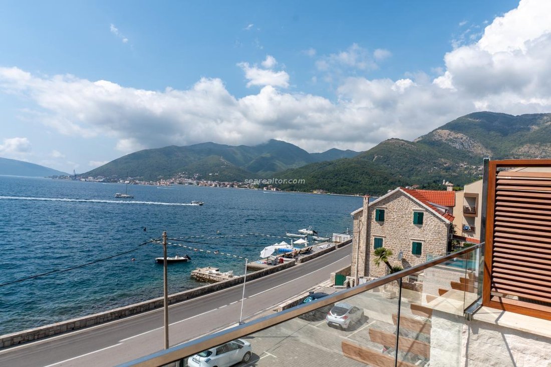 Apartment in Donja Lastva, Tivat Municipality, Montenegro 2 - 18212144