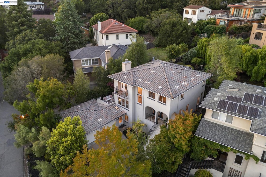House in Oakland, California, United States 1 - 18212336