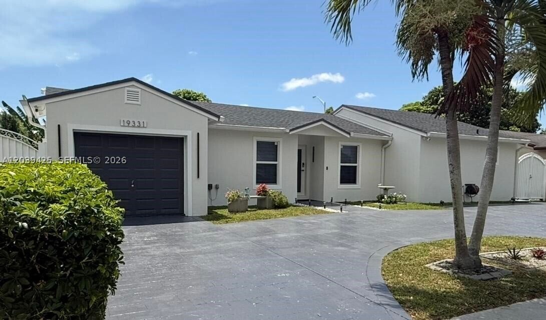 House in Hialeah, Florida, United States 1 - 18211108