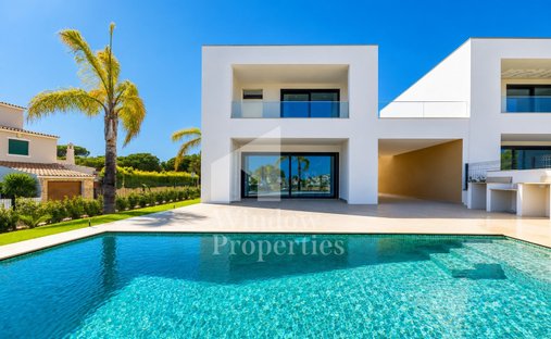 Haus in Quarteira, Algarve, Portugal 1