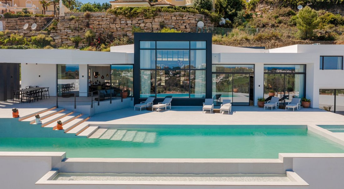 Villa in El Paraíso, Benahavis, Spain 1 - 18211092