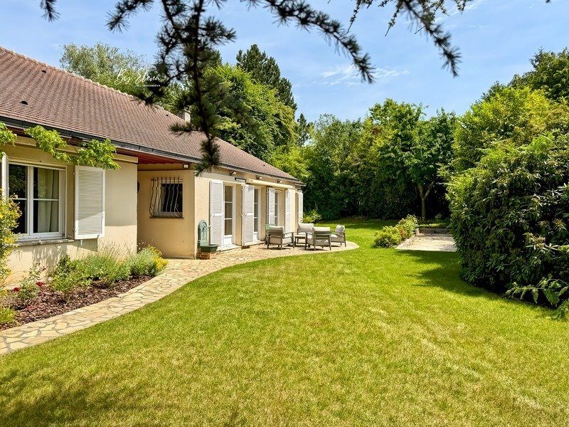 Villa in Centre Ville Sud Ouest, Bussy-Saint-Georges, France 5 - 18213173