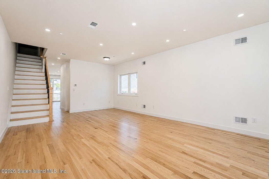 House in New York, New York, United States 4 - 18211299