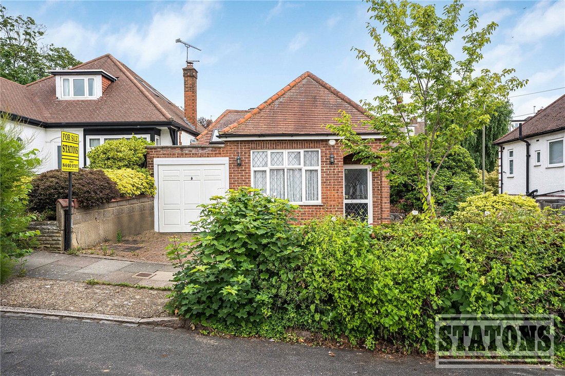 Bungalow in Cockfosters, Enfield, England 2 - 18040258