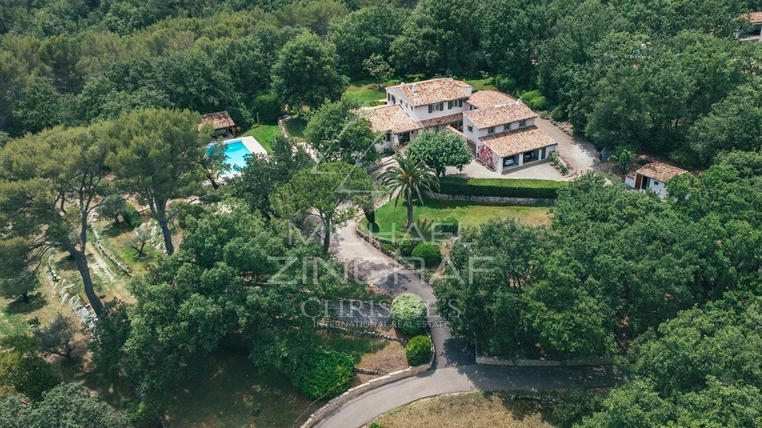 Villa in Sud, Roquefort-les-Pins, France 1 - 18212418