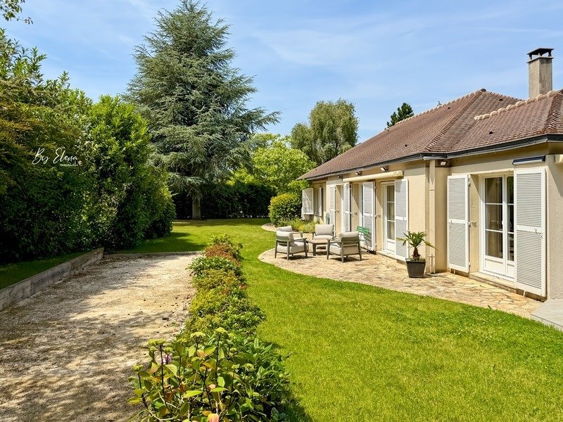 Villa in Centre Ville Sud Ouest, Bussy-Saint-Georges, France 2 - 18213173