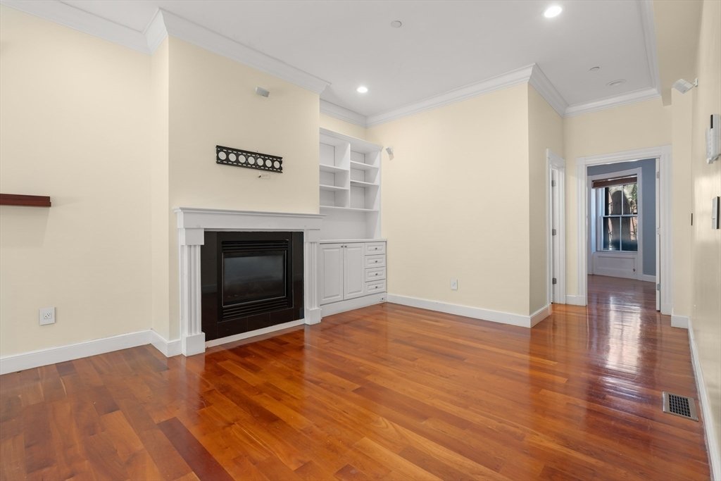 Condo in Boston, Massachusetts, United States 5 - 18133057