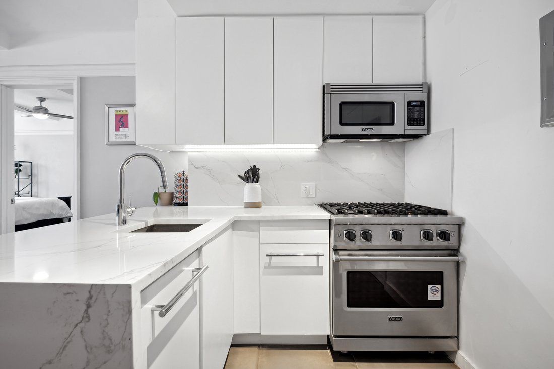 Co Op in New York, New York, United States 3 - 18213087