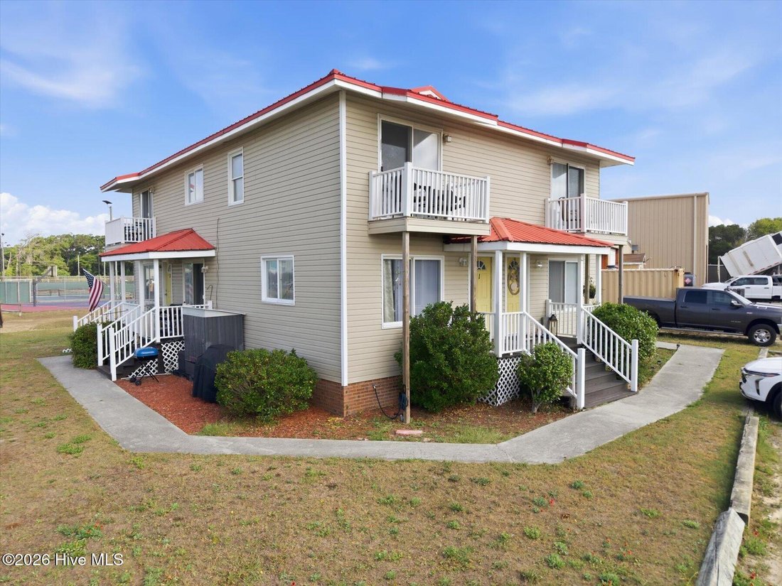House in Oak Island, North Carolina, United States 2 - 18211570