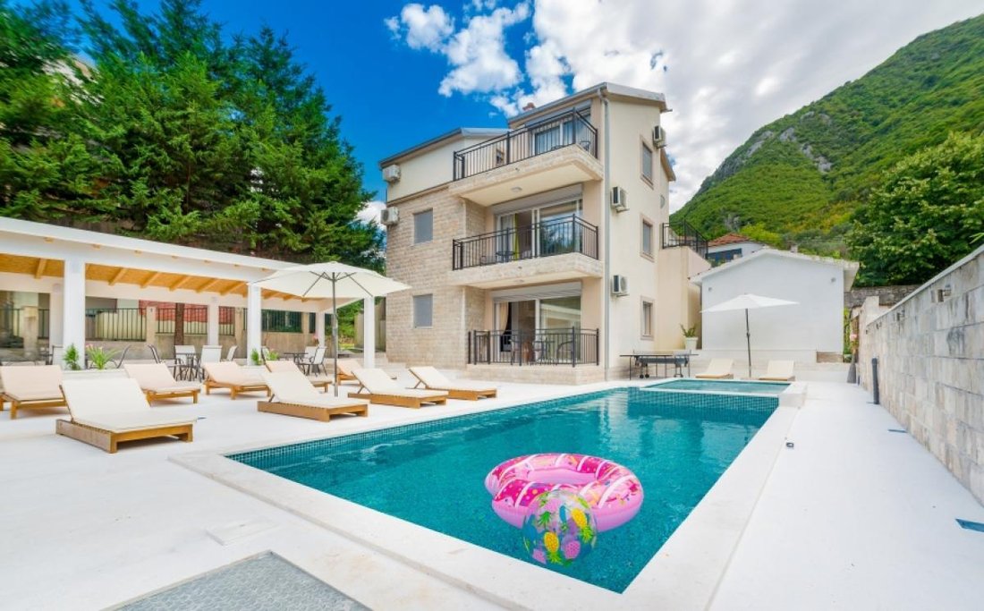 Haus in Donji Stoliv, Kotor Municipality, Montenegro 1 - 18212159