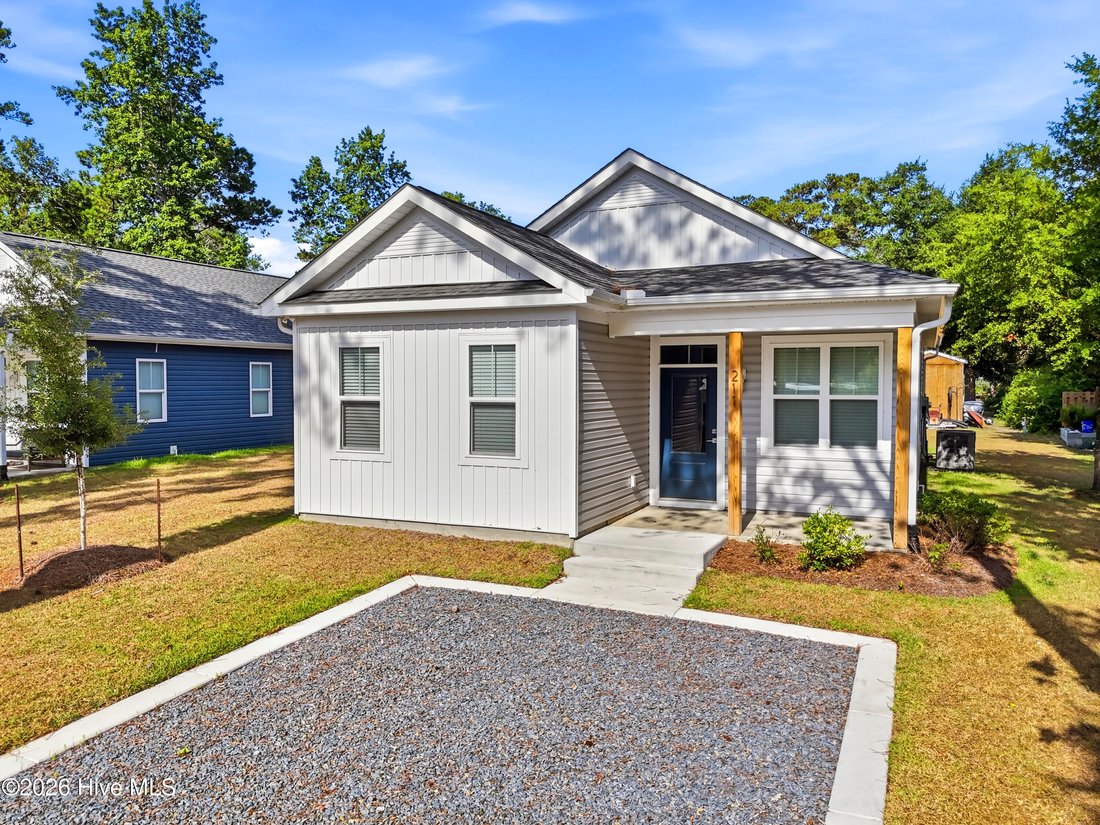 House in Oak Island, North Carolina, United States 1 - 18211585