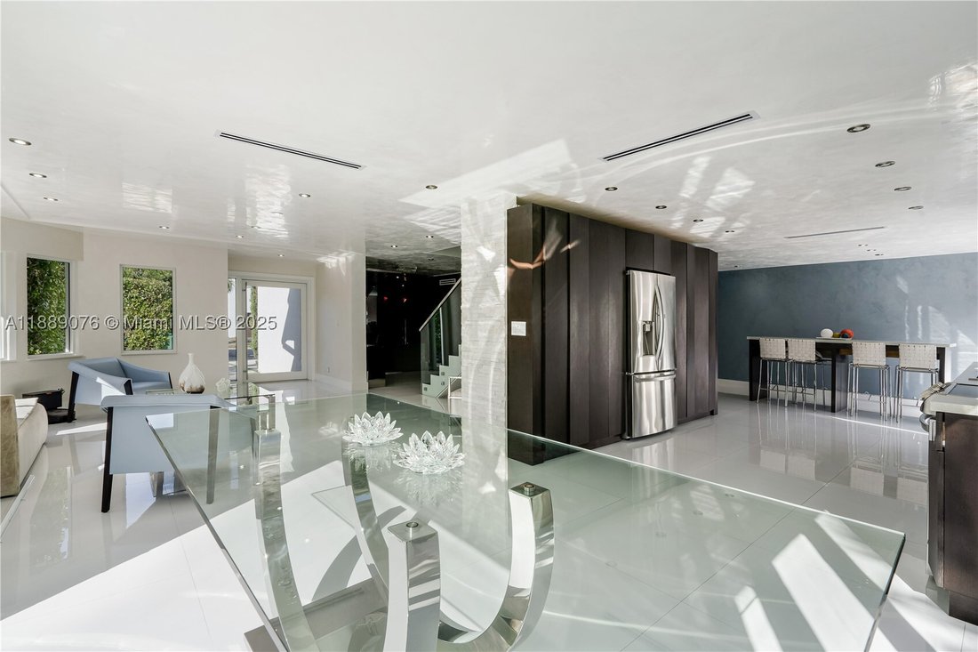 House in Miami, Florida, United States 5 - 16320099