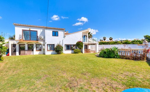 Villa in Estepona, Andalusien, Spanien 1