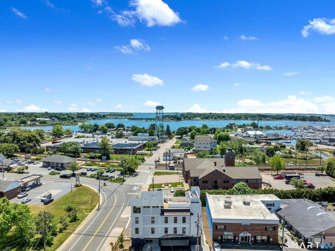 Groton, Connecticut, United States 5 - 18211422