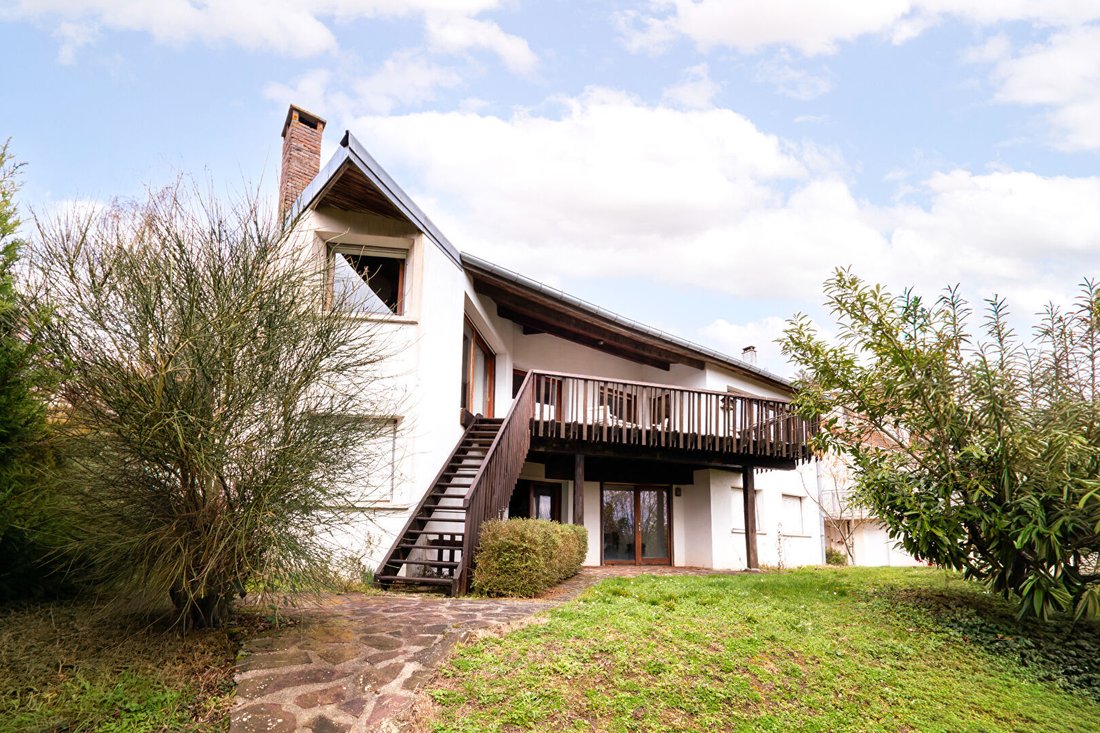 House in Sud, Chambourcy, France 1 - 18212235