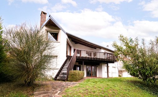 House in Sud, Chambourcy, France 1