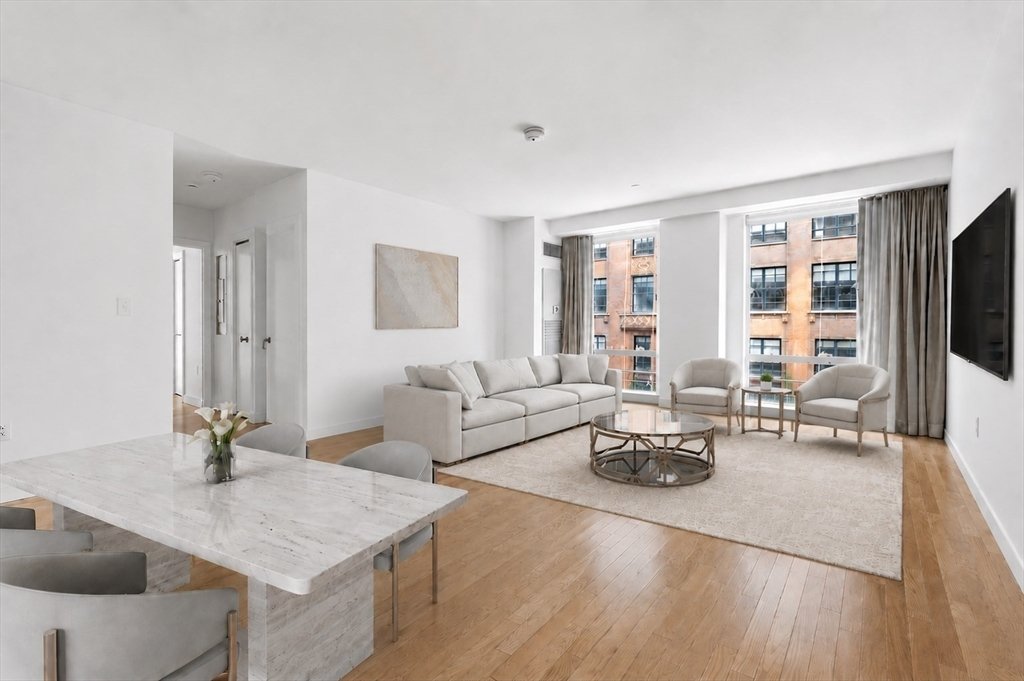 Condo in Boston, Massachusetts, United States 1 - 18023683