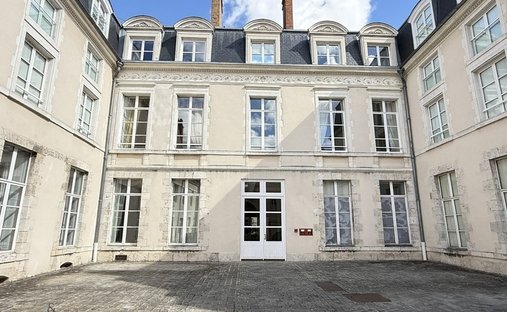 Apartment in Martroi-Cathédrale, Orleans, France 1