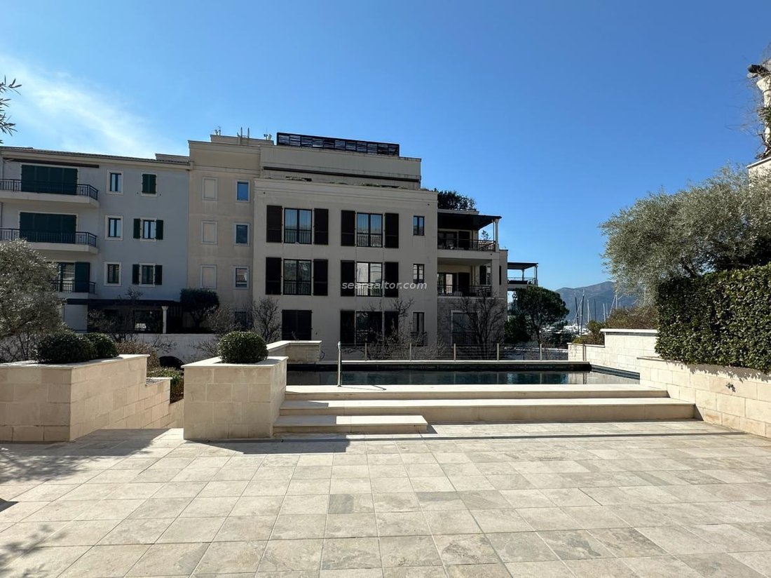 Apartment in Tivat, Tivat Municipality, Montenegro 2 - 18212026