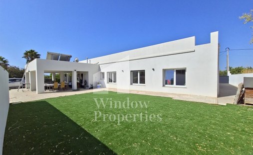 House in Santa Barbara de Nexe, Algarve, Portugal 1
