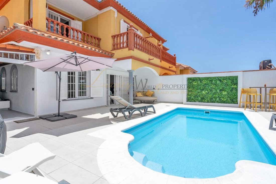 Villa in Costa Adeje, Adeje, Canary Islands 1 - 18212677
