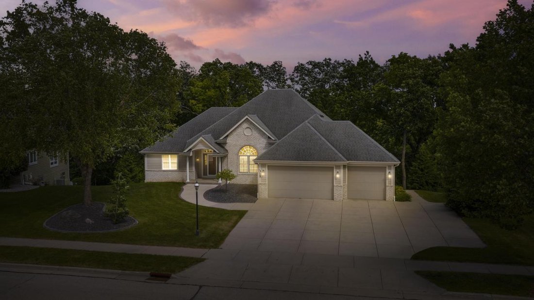 House in Waukesha, Wisconsin, United States 2 - 18211238