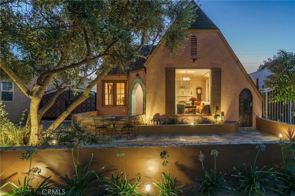 House in Signal Hill, California, United States 1 - 18211723