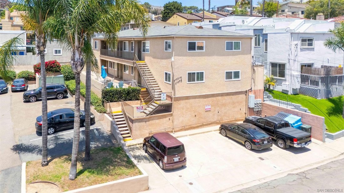 San Diego, California, United States 1 - 18211674
