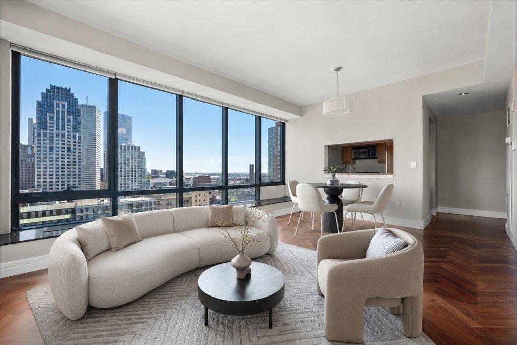 Condo in Boston, Massachusetts, United States 3 - 18028232