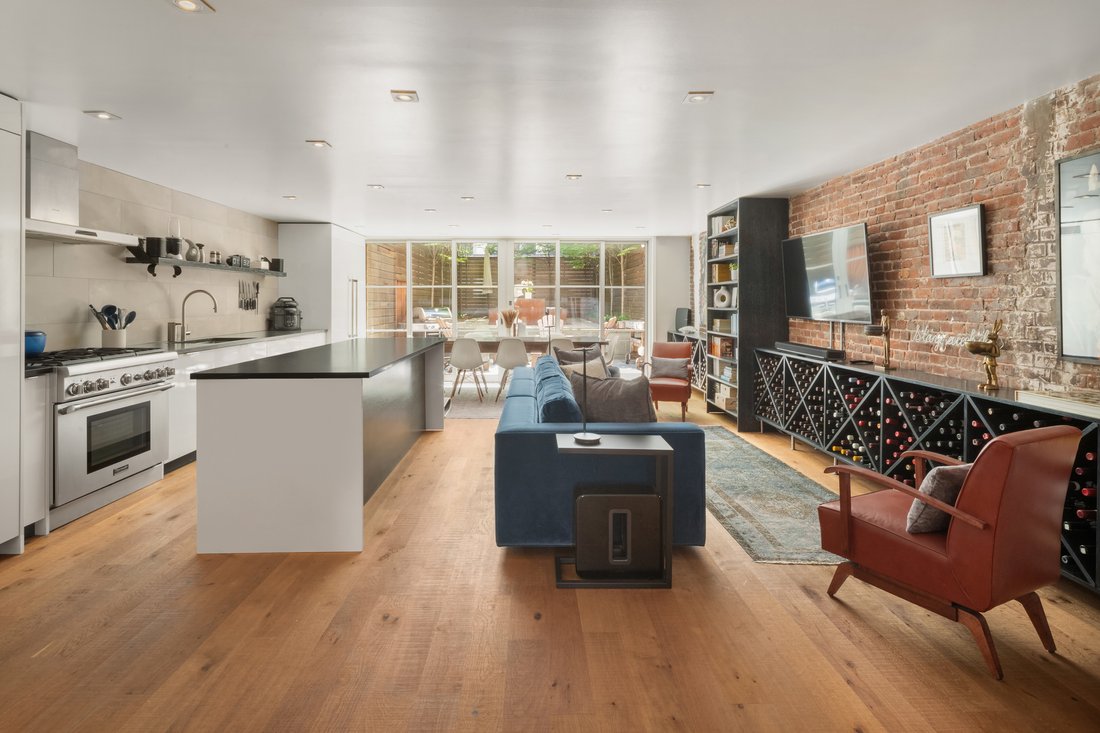 Co Op in New York, New York, United States 4 - 18213100