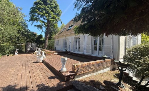 House in L'Étang-la-Ville, Ile-de-France, France 1