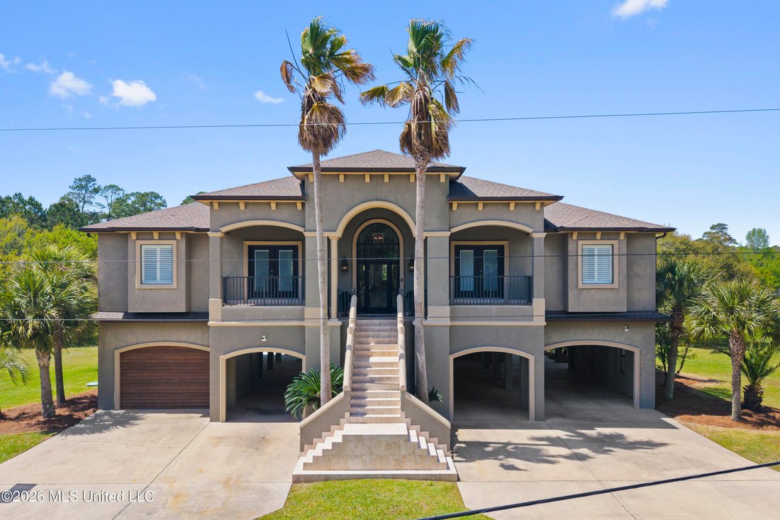 House in Biloxi, Mississippi, United States 1 - 18211143