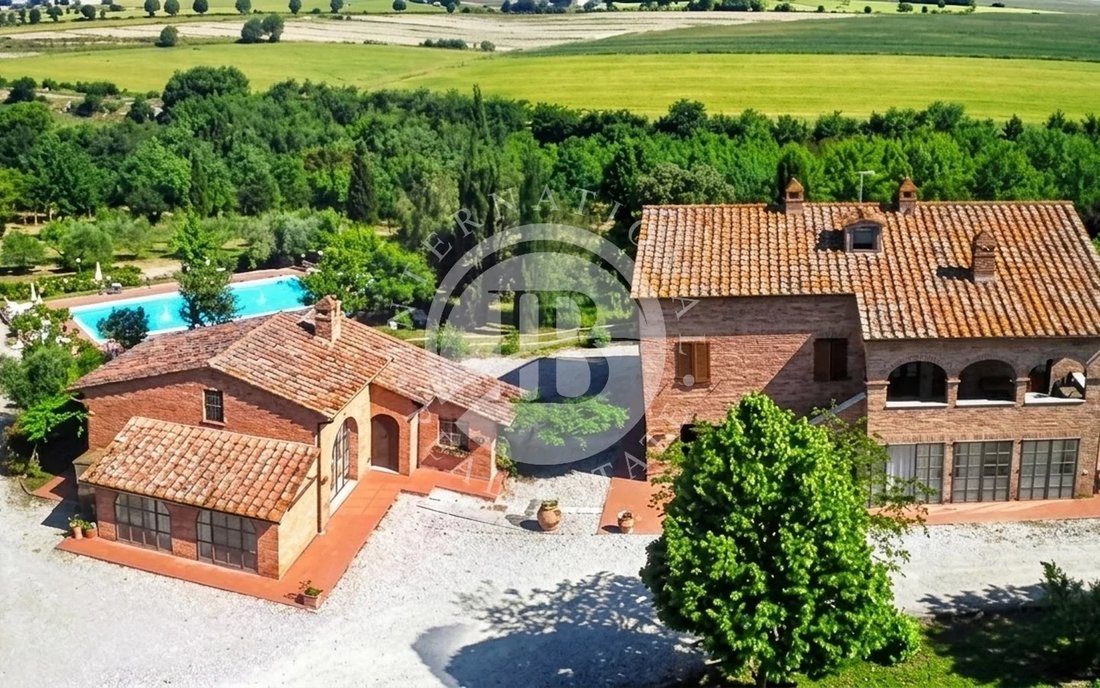 Estate in Montepulciano, Tuscany, Italy 2 - 18212672