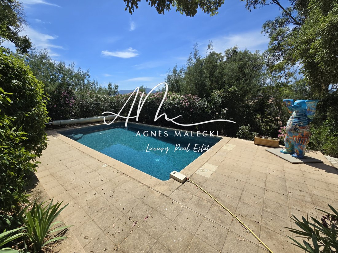 Estate in La Croix-Valmer, Provence-Alpes-Côte d'Azur, France 4 - 18212204