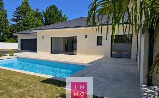 Haus in Bours, Okzitanien, Frankreich 1