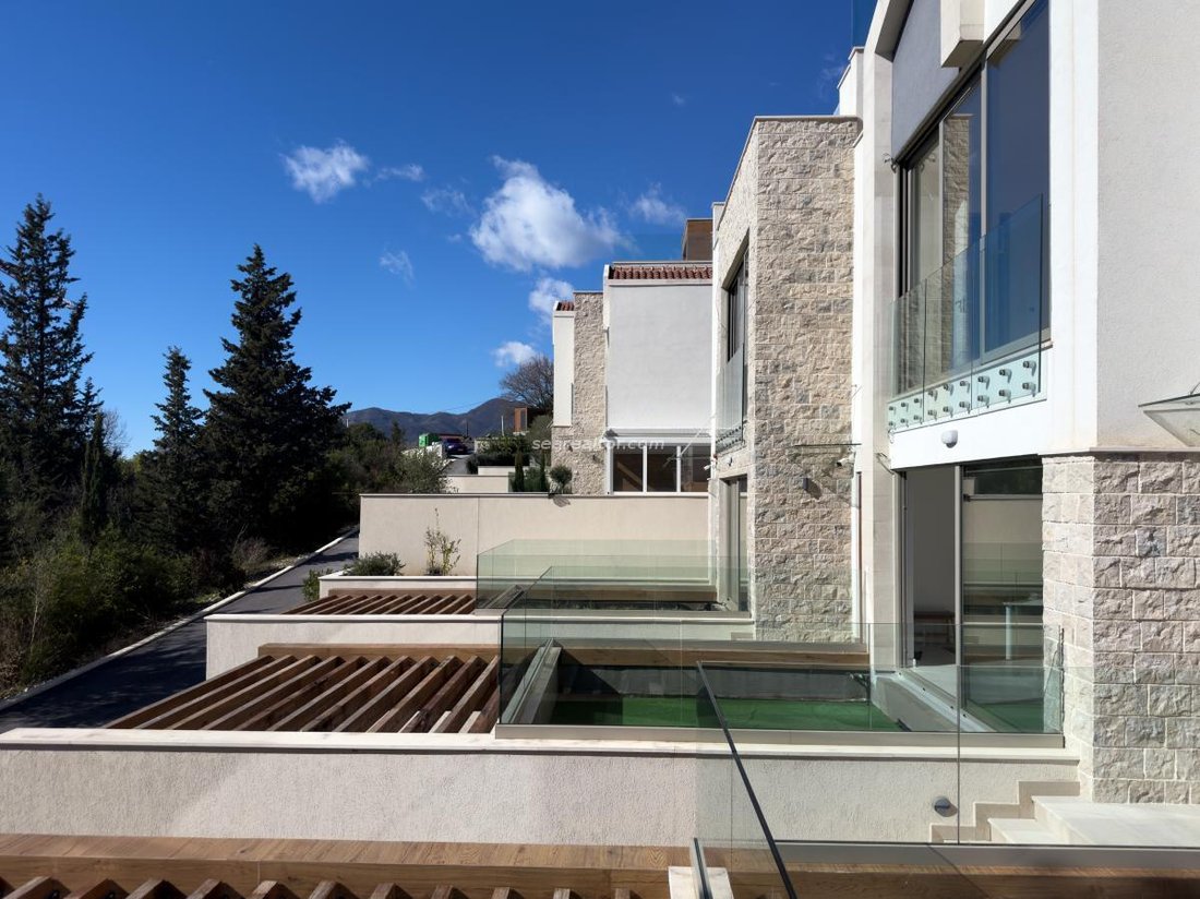 Maison à Donja Lastva, Tivat, Monténégro 4 - 18211927