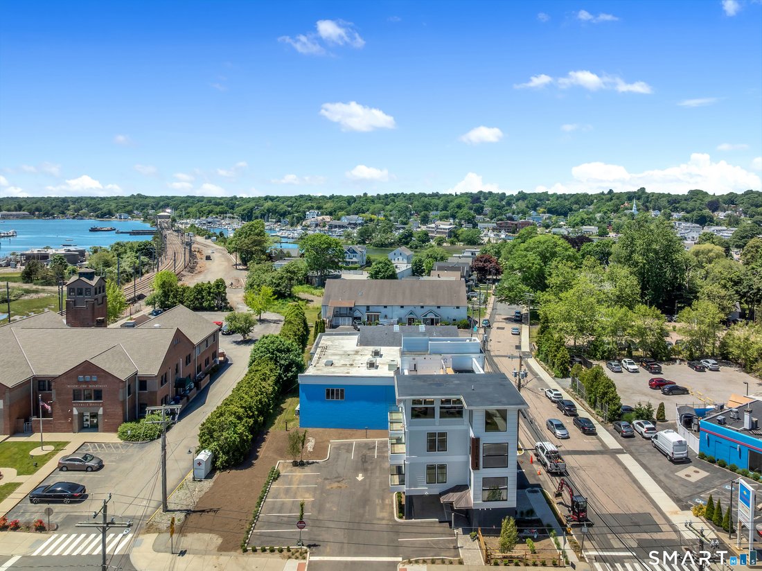 Groton, Connecticut, United States 2 - 18211422