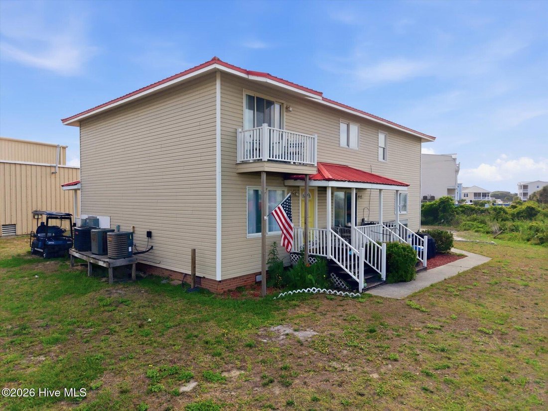 House in Oak Island, North Carolina, United States 3 - 18211570