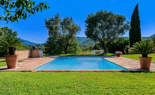 Villa in Ouest, Cogolin, France 1