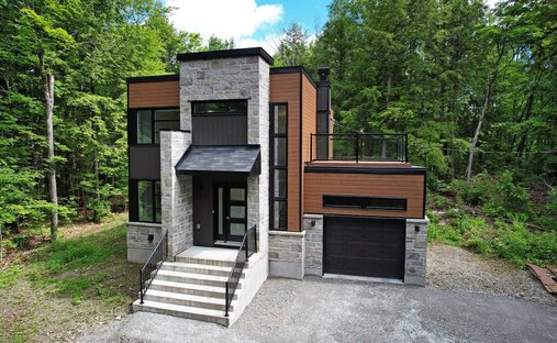 House in Val-des-Monts, Quebec, Canada 1