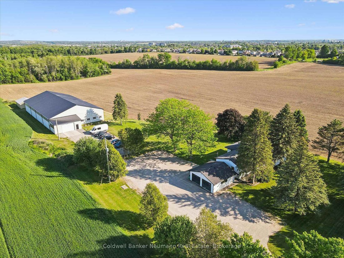 Farm Ranch in Guelph, Ontario, Canada 1 - 18212638