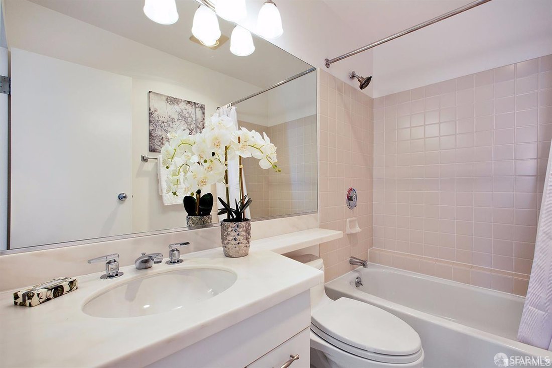 Condo in San Francisco, California, United States 4 - 18211580
