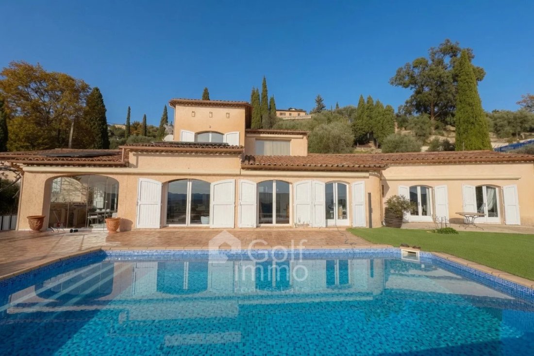 Villa in Cabris, Provence-Alpes-Côte d'Azur, France 2 - 17894345