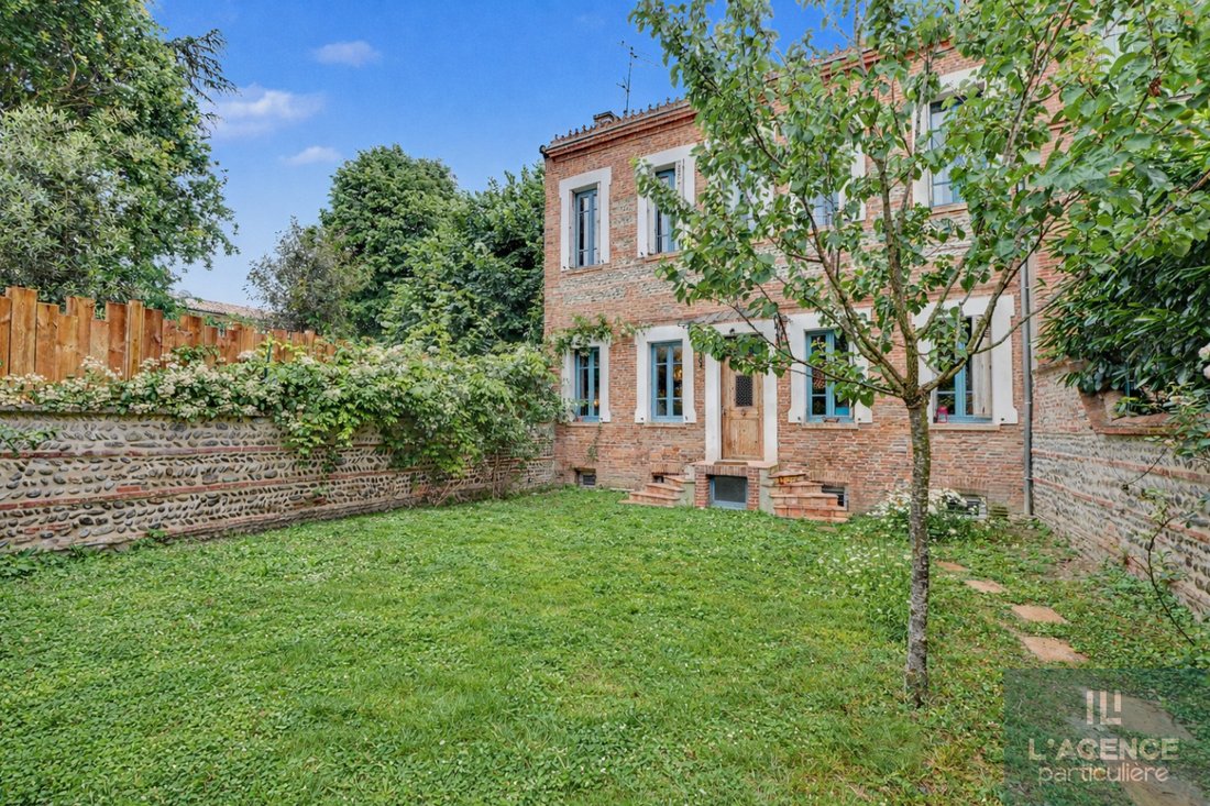 Estate in Saint Cyprien, Toulouse, France 1 - 18200576