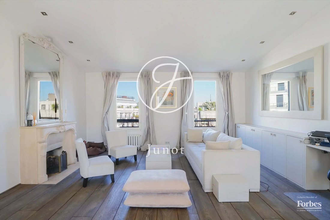 Apartment in Ecole Militaire, Paris 7e Arrondissement, Paris 3 - 18211221