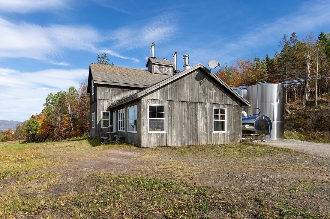 House in Sainte-Famille, Quebec, Quebec, Canada 5 - 18212997
