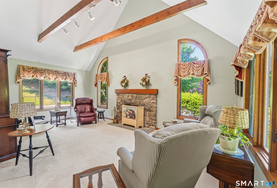 House in Newtown, Connecticut, United States 5 - 18211414