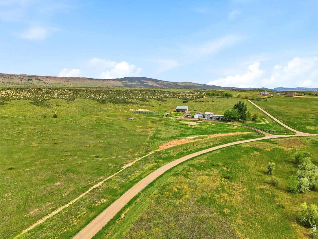 Fort Collins, Colorado, United States 2 - 18211397